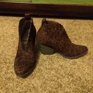 Brown Leopard Scalloped Booties